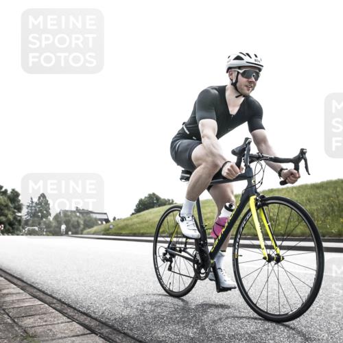 21.06.2026 - 29. Vierlanden-Triathlon H.Heesch http://msf.ph/oto/9899583 21.06.2026 11:13:09 Radfahren 649, 659, 720, 787 meine-sportfotos.de