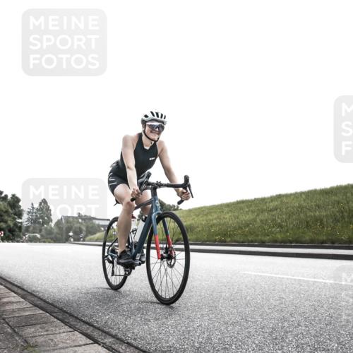 21.06.2026 - 29. Vierlanden-Triathlon H.Heesch http://msf.ph/oto/9899607 21.06.2026 11:13:54 Radfahren 229, 687 meine-sportfotos.de