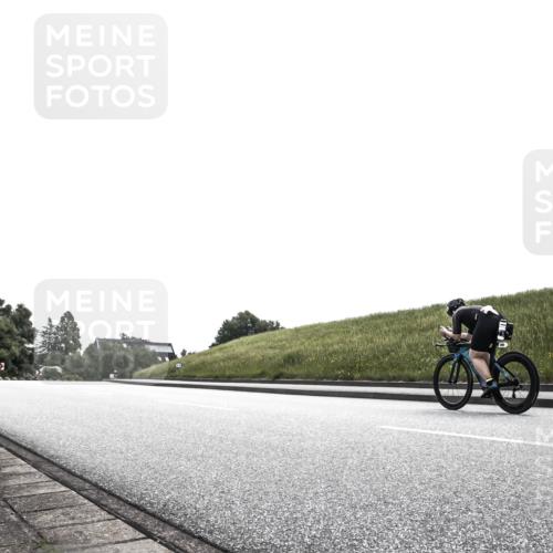 21.06.2026 - 29. Vierlanden-Triathlon H.Heesch http://msf.ph/oto/9899650 21.06.2026 11:21:39 Radfahren 823 meine-sportfotos.de