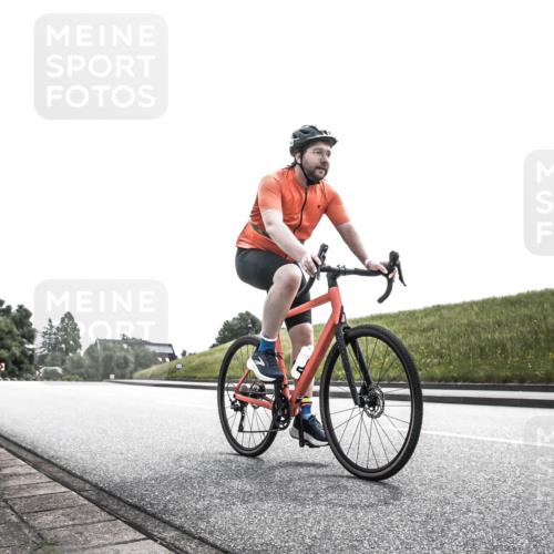21.06.2026 - 29. Vierlanden-Triathlon H.Heesch http://msf.ph/oto/9899659 21.06.2026 11:21:56 Radfahren 54, 90, 260, 748 meine-sportfotos.de