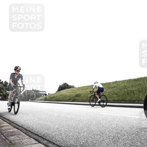 21.06.2026 - 29. Vierlanden-Triathlon H.Heesch http://msf.ph/oto/9899666 21.06.2026 11:22:59 Radfahren 221, 629, 795, 809 meine-sportfotos.de