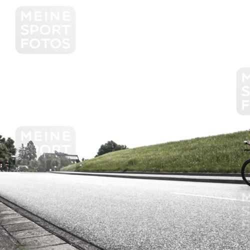 21.06.2026 - 29. Vierlanden-Triathlon H.Heesch http://msf.ph/oto/9899674 21.06.2026 11:23:23 Radfahren 135, 266 meine-sportfotos.de