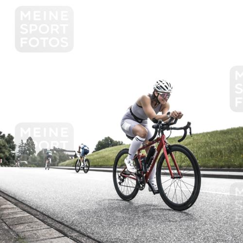 21.06.2026 - 29. Vierlanden-Triathlon H.Heesch http://msf.ph/oto/9899677 21.06.2026 11:24:19 Radfahren 242, 273, 896 meine-sportfotos.de