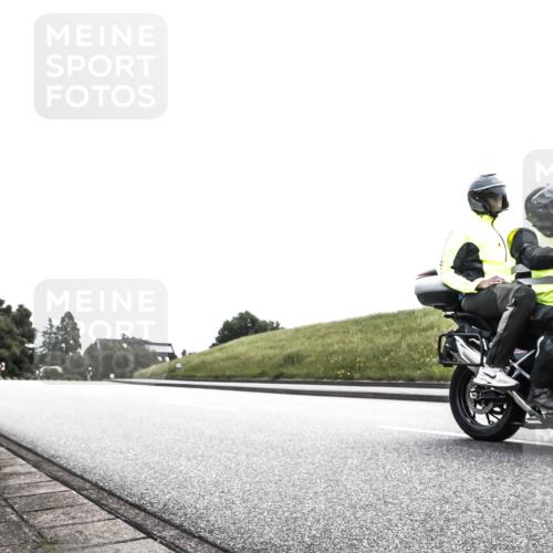 21.06.2026 - 29. Vierlanden-Triathlon H.Heesch http://msf.ph/oto/9899685 21.06.2026 11:27:20 Radfahren 901, 905 meine-sportfotos.de