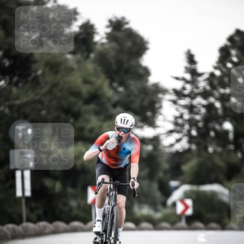 21.06.2026 - 29. Vierlanden-Triathlon H.Heesch http://msf.ph/oto/9899700 21.06.2026 10:08:00 Radfahren 7, 59, 80, 305, 320, 334 meine-sportfotos.de