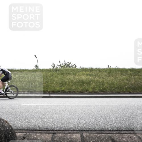 21.06.2026 - 29. Vierlanden-Triathlon H.Heesch http://msf.ph/oto/9899704 21.06.2026 11:49:52 Radfahren 630, 735 meine-sportfotos.de