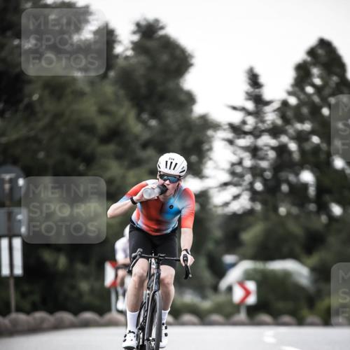 21.06.2026 - 29. Vierlanden-Triathlon H.Heesch http://msf.ph/oto/9899706 21.06.2026 10:08:00 Radfahren 7, 59, 80, 305, 320, 334 meine-sportfotos.de