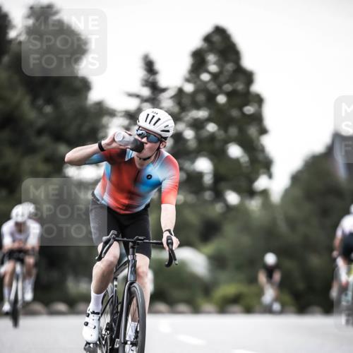 21.06.2026 - 29. Vierlanden-Triathlon H.Heesch http://msf.ph/oto/9899724 21.06.2026 10:08:00 Radfahren 7, 59, 80, 305, 320, 334 meine-sportfotos.de