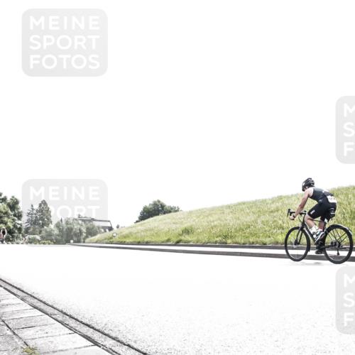 21.06.2026 - 29. Vierlanden-Triathlon H.Heesch http://msf.ph/oto/9899725 21.06.2026 11:37:52 Radfahren 279, 706, 787, 895 meine-sportfotos.de