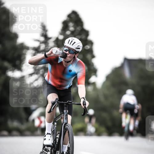 21.06.2026 - 29. Vierlanden-Triathlon H.Heesch http://msf.ph/oto/9899737 21.06.2026 10:08:00 Radfahren 7, 59, 80, 305, 320, 334 meine-sportfotos.de