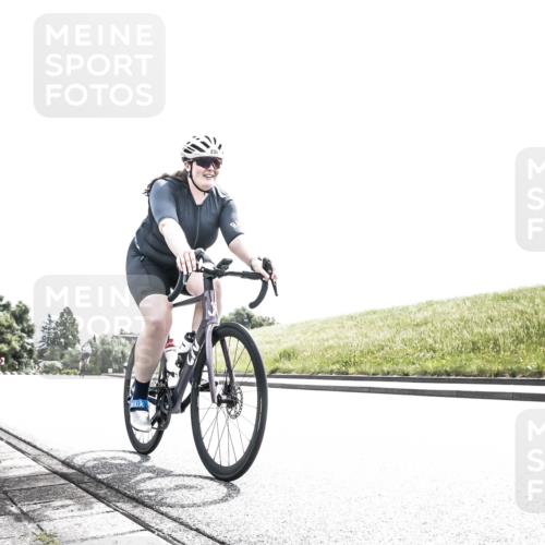 21.06.2026 - 29. Vierlanden-Triathlon H.Heesch http://msf.ph/oto/9899738 21.06.2026 11:38:17 Radfahren 230, 871 meine-sportfotos.de