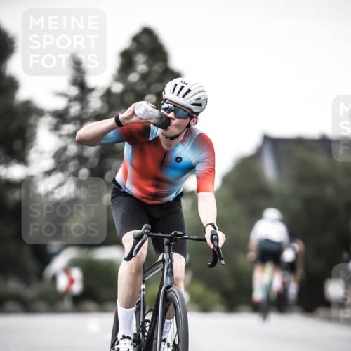 21.06.2026 - 29. Vierlanden-Triathlon H.Heesch http://msf.ph/oto/9899741 21.06.2026 10:08:01 Radfahren 7, 59, 80, 305, 334, 371 meine-sportfotos.de