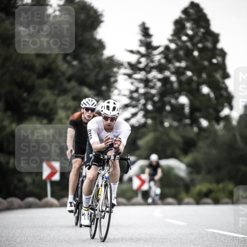 21.06.2026 - 29. Vierlanden-Triathlon H.Heesch http://msf.ph/oto/9899750 21.06.2026 10:08:02 Radfahren 7, 59, 80, 305, 334, 371 meine-sportfotos.de