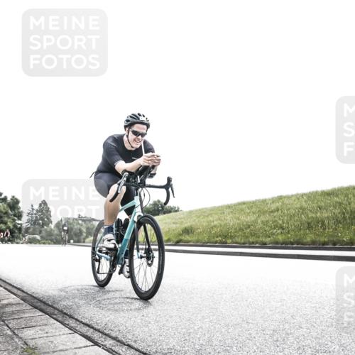 21.06.2026 - 29. Vierlanden-Triathlon H.Heesch http://msf.ph/oto/9899754 21.06.2026 11:40:04 Radfahren 641, 739 meine-sportfotos.de