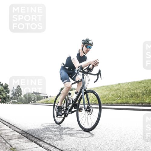 21.06.2026 - 29. Vierlanden-Triathlon H.Heesch http://msf.ph/oto/9899776 21.06.2026 11:41:53 Radfahren 636, 674 meine-sportfotos.de