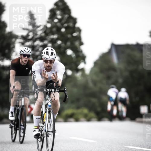 21.06.2026 - 29. Vierlanden-Triathlon H.Heesch http://msf.ph/oto/9899777 21.06.2026 10:08:03 Radfahren 7, 80, 305, 334, 371 meine-sportfotos.de