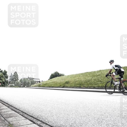 21.06.2026 - 29. Vierlanden-Triathlon H.Heesch http://msf.ph/oto/9899783 21.06.2026 11:42:07 Radfahren 256, 302, 808 meine-sportfotos.de