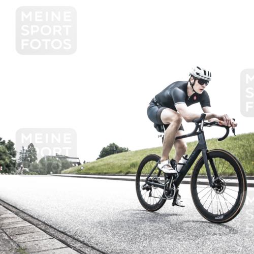 21.06.2026 - 29. Vierlanden-Triathlon H.Heesch http://msf.ph/oto/9899790 21.06.2026 11:42:31 Radfahren 158, 650, 727, 745 meine-sportfotos.de