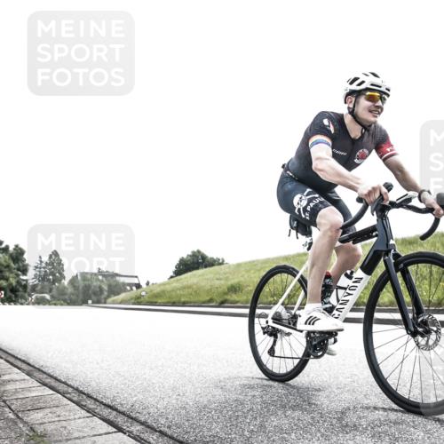 21.06.2026 - 29. Vierlanden-Triathlon H.Heesch http://msf.ph/oto/9899796 21.06.2026 11:42:37 Radfahren 158, 223, 650, 727, 740 meine-sportfotos.de
