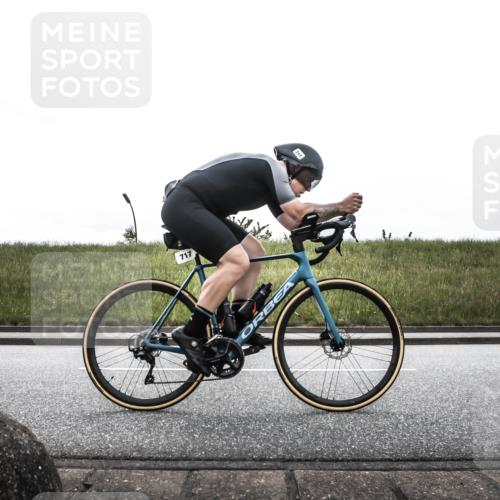21.06.2026 - 29. Vierlanden-Triathlon H.Heesch http://msf.ph/oto/9899806 21.06.2026 11:52:02 Radfahren 92, 249, 717, 755 meine-sportfotos.de