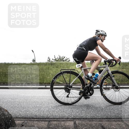 21.06.2026 - 29. Vierlanden-Triathlon H.Heesch http://msf.ph/oto/9899809 21.06.2026 11:52:04 Radfahren 92, 249, 717, 755 meine-sportfotos.de