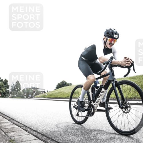 21.06.2026 - 29. Vierlanden-Triathlon H.Heesch http://msf.ph/oto/9899811 21.06.2026 11:42:48 Radfahren 632, 633, 701, 757 meine-sportfotos.de