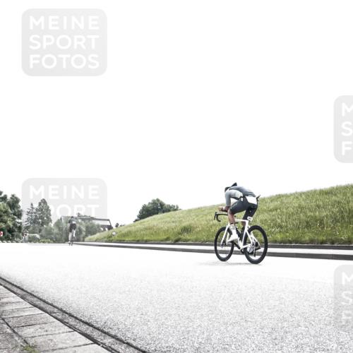 21.06.2026 - 29. Vierlanden-Triathlon H.Heesch http://msf.ph/oto/9899822 21.06.2026 11:42:58 Radfahren 699, 728, 729 meine-sportfotos.de