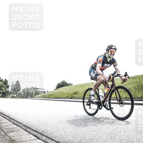 21.06.2026 - 29. Vierlanden-Triathlon H.Heesch http://msf.ph/oto/9899846 21.06.2026 11:43:36 Radfahren 657, 731 meine-sportfotos.de