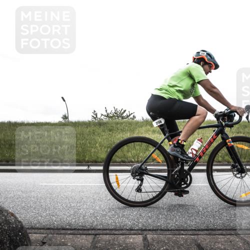 21.06.2026 - 29. Vierlanden-Triathlon H.Heesch http://msf.ph/oto/9899853 21.06.2026 11:52:54 Radfahren 256, 639, 729, 758, 760, 796, 802 meine-sportfotos.de
