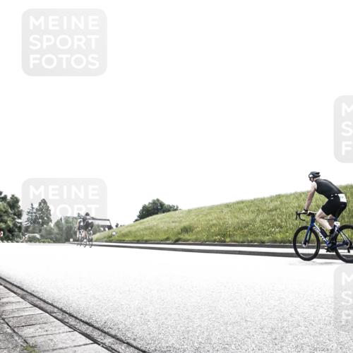 21.06.2026 - 29. Vierlanden-Triathlon H.Heesch http://msf.ph/oto/9899861 21.06.2026 11:43:40 Radfahren 278, 720 meine-sportfotos.de