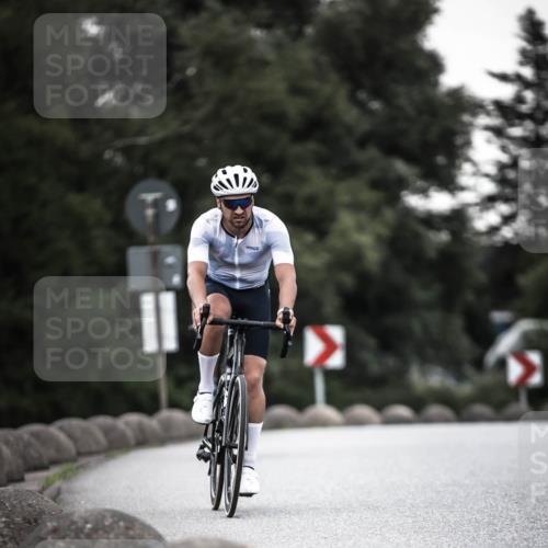 21.06.2026 - 29. Vierlanden-Triathlon H.Heesch http://msf.ph/oto/9899865 21.06.2026 10:08:11 Radfahren 38, 371, 373 meine-sportfotos.de