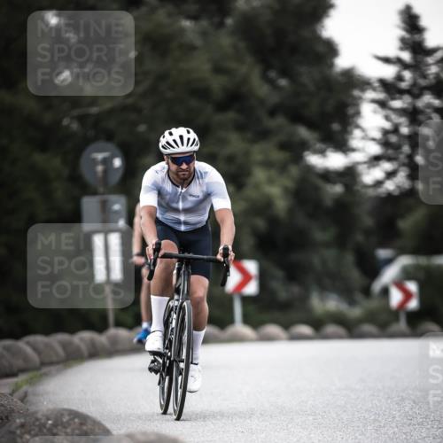 21.06.2026 - 29. Vierlanden-Triathlon H.Heesch http://msf.ph/oto/9899871 21.06.2026 10:08:11 Radfahren 38, 371, 373 meine-sportfotos.de