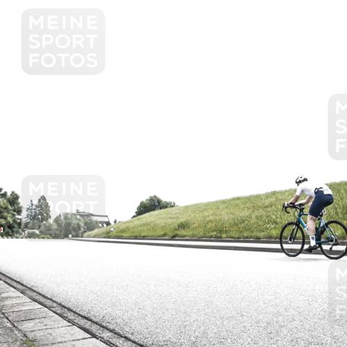 21.06.2026 - 29. Vierlanden-Triathlon H.Heesch http://msf.ph/oto/9899883 21.06.2026 11:44:20 Radfahren 710, 805 meine-sportfotos.de