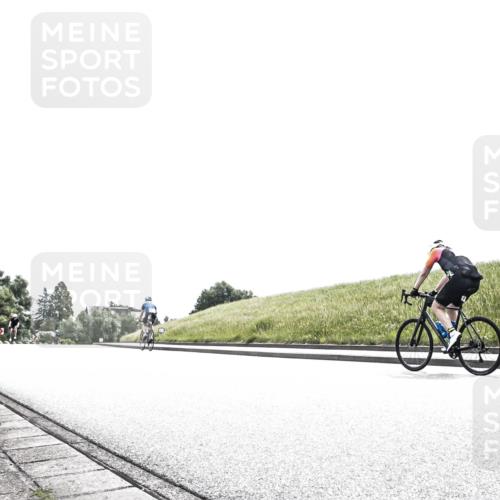 21.06.2026 - 29. Vierlanden-Triathlon H.Heesch http://msf.ph/oto/9899918 21.06.2026 11:44:59 Radfahren 238, 696 meine-sportfotos.de