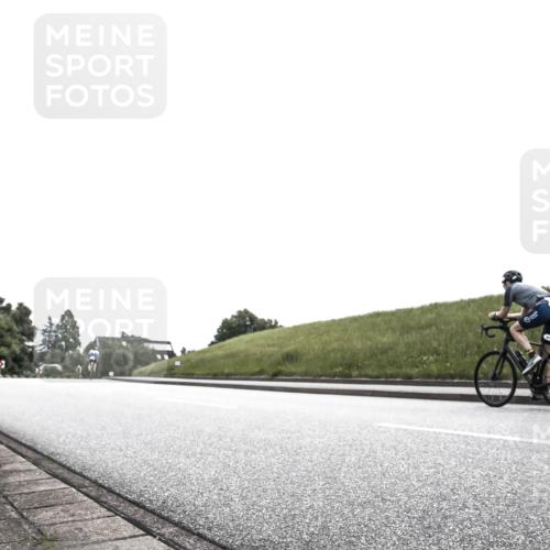 21.06.2026 - 29. Vierlanden-Triathlon H.Heesch http://msf.ph/oto/9899940 21.06.2026 12:35:00 Radfahren  meine-sportfotos.de