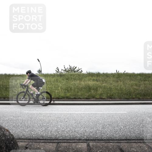 21.06.2026 - 29. Vierlanden-Triathlon H.Heesch http://msf.ph/oto/9899948 21.06.2026 11:55:05 Radfahren 900 meine-sportfotos.de