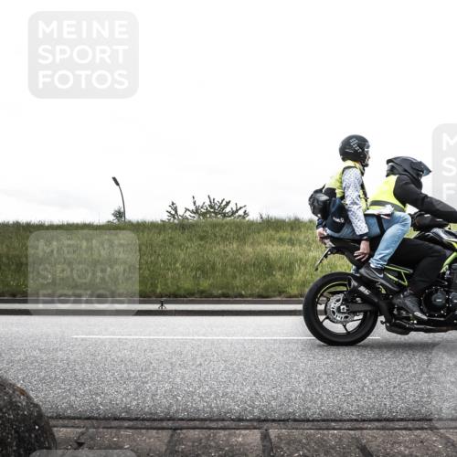 21.06.2026 - 29. Vierlanden-Triathlon H.Heesch http://msf.ph/oto/9899964 21.06.2026 11:55:28 Radfahren 221, 225, 680, 781, 811, 835, 863, 893 meine-sportfotos.de