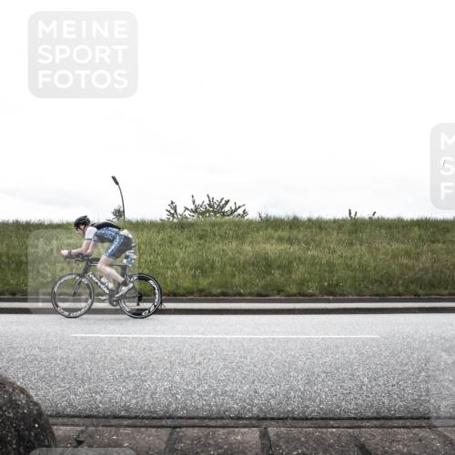 21.06.2026 - 29. Vierlanden-Triathlon H.Heesch http://msf.ph/oto/9899971 21.06.2026 11:55:31 Radfahren 221, 225, 680, 781, 811, 835, 863, 893 meine-sportfotos.de