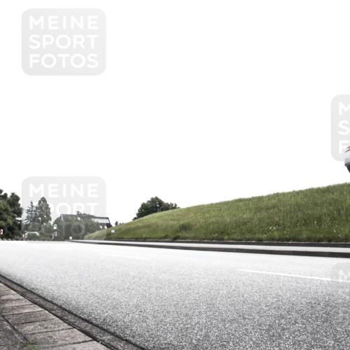 21.06.2026 - 29. Vierlanden-Triathlon H.Heesch http://msf.ph/oto/9899993 21.06.2026 12:36:19 Radfahren 1020, 1021 meine-sportfotos.de