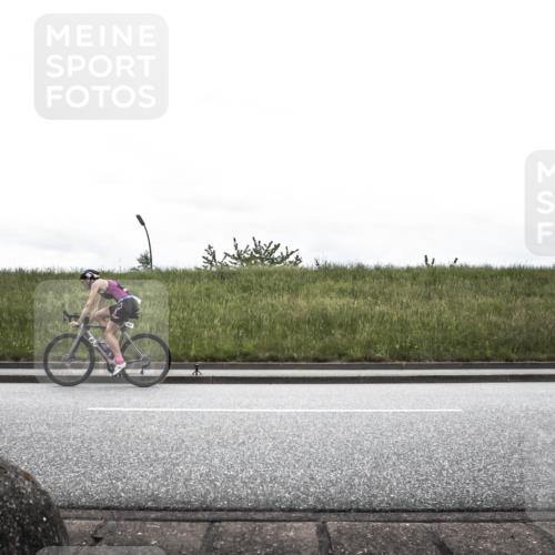 21.06.2026 - 29. Vierlanden-Triathlon H.Heesch http://msf.ph/oto/9900034 21.06.2026 11:56:52 Radfahren 243, 827, 879 meine-sportfotos.de