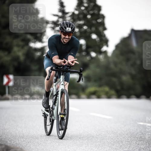 21.06.2026 - 29. Vierlanden-Triathlon H.Heesch http://msf.ph/oto/9900035 21.06.2026 10:08:31 Radfahren 67, 173, 358 meine-sportfotos.de