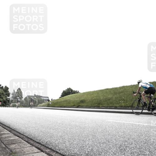 21.06.2026 - 29. Vierlanden-Triathlon H.Heesch http://msf.ph/oto/9900042 21.06.2026 12:38:56 Radfahren  meine-sportfotos.de