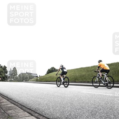 21.06.2026 - 29. Vierlanden-Triathlon H.Heesch http://msf.ph/oto/9900051 21.06.2026 12:39:43 Radfahren 859, 870 meine-sportfotos.de