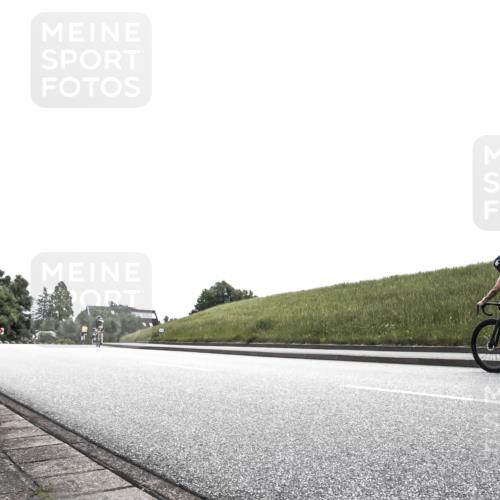 21.06.2026 - 29. Vierlanden-Triathlon H.Heesch http://msf.ph/oto/9900054 21.06.2026 12:39:49 Radfahren  meine-sportfotos.de