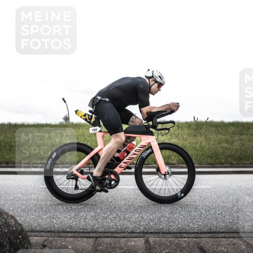 21.06.2026 - 29. Vierlanden-Triathlon H.Heesch http://msf.ph/oto/9900055 21.06.2026 11:57:21 Radfahren 780, 786 meine-sportfotos.de