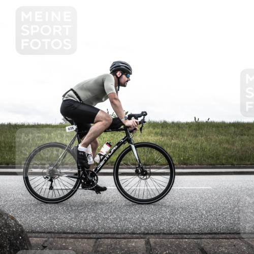 21.06.2026 - 29. Vierlanden-Triathlon H.Heesch http://msf.ph/oto/9900061 21.06.2026 11:57:35 Radfahren 635, 648 meine-sportfotos.de