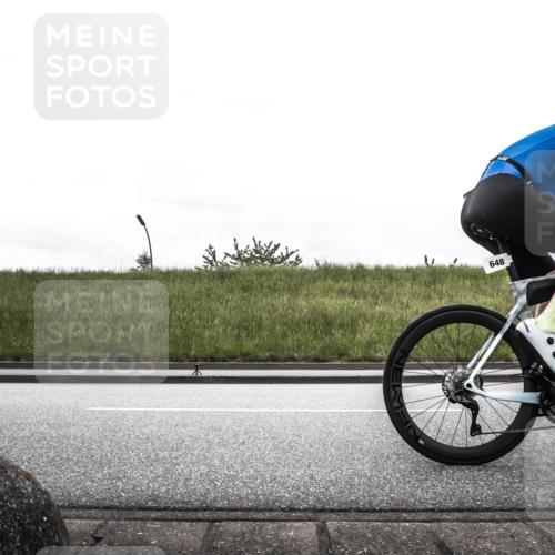 21.06.2026 - 29. Vierlanden-Triathlon H.Heesch http://msf.ph/oto/9900065 21.06.2026 11:57:37 Radfahren 635, 648 meine-sportfotos.de