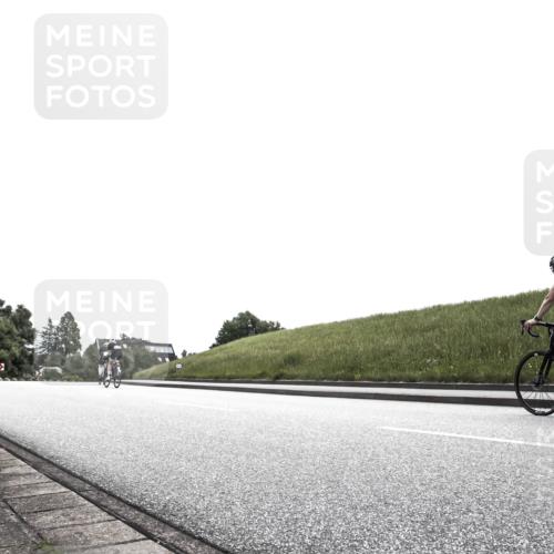 21.06.2026 - 29. Vierlanden-Triathlon H.Heesch http://msf.ph/oto/9900066 21.06.2026 12:40:09 Radfahren  meine-sportfotos.de
