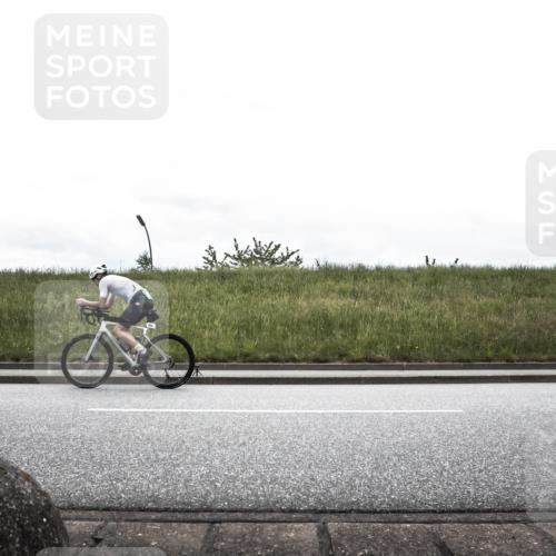 21.06.2026 - 29. Vierlanden-Triathlon H.Heesch http://msf.ph/oto/9900071 21.06.2026 11:57:56 Radfahren 759, 804 meine-sportfotos.de