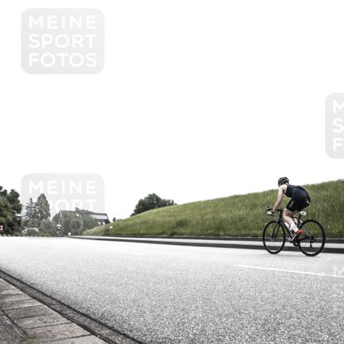 21.06.2026 - 29. Vierlanden-Triathlon H.Heesch http://msf.ph/oto/9900090 21.06.2026 12:42:02 Radfahren  meine-sportfotos.de